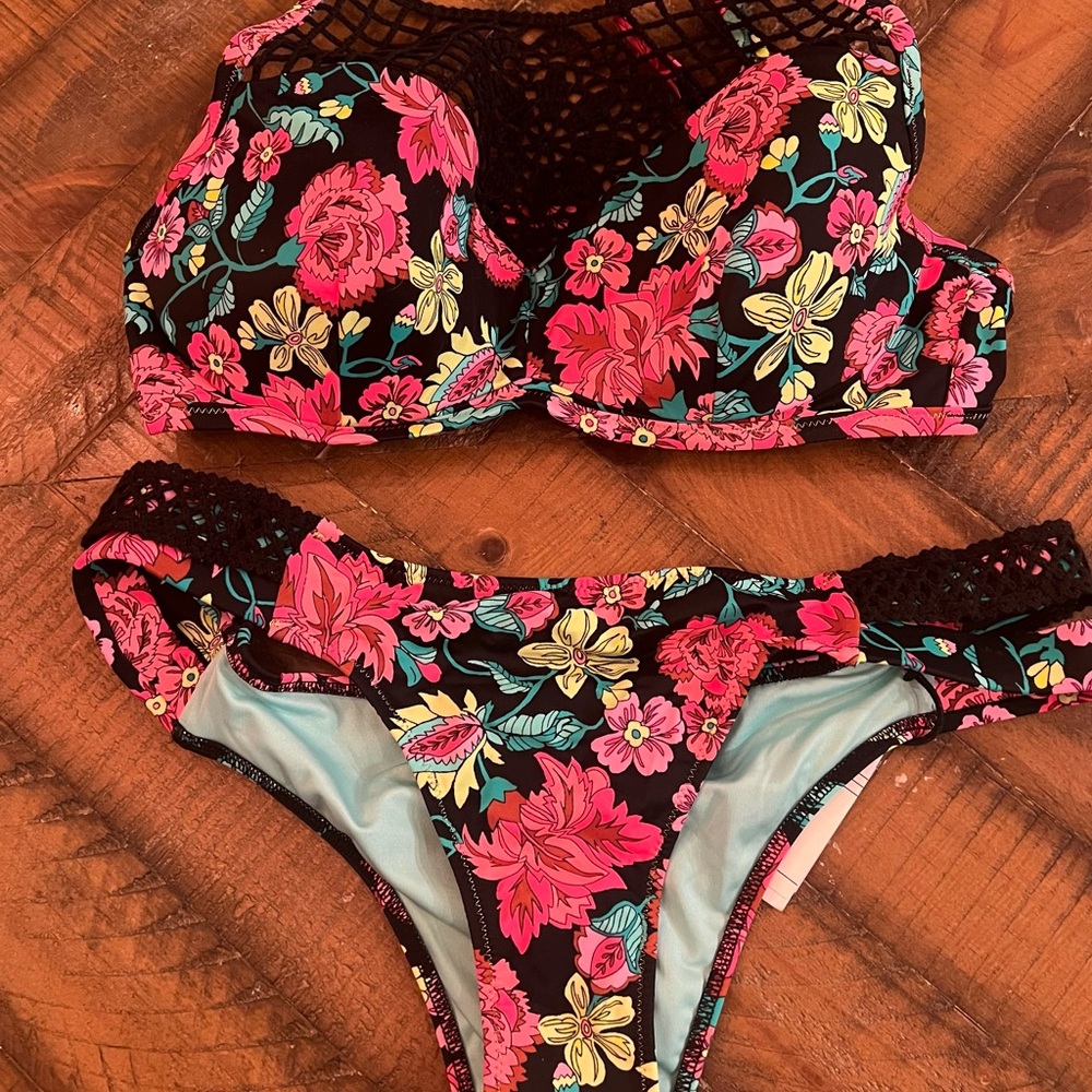 New Floral Bikini Set with Black Lace